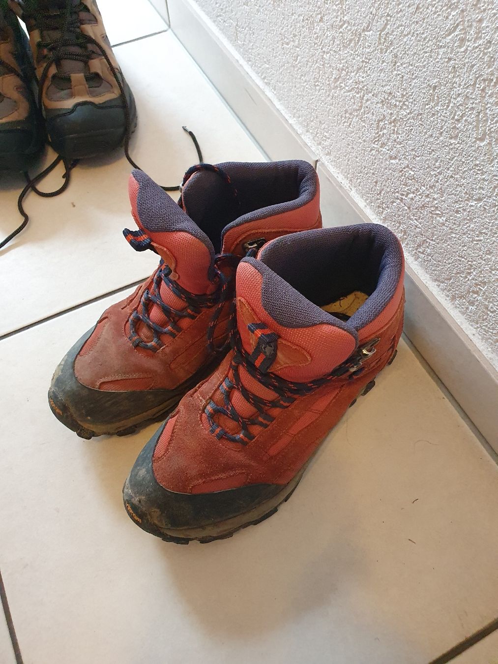 Scarpe da uomo: Wanderschuhe VIBRAM moorhead, 42 – Usato da Burgdorf venduto da Hodel1 1