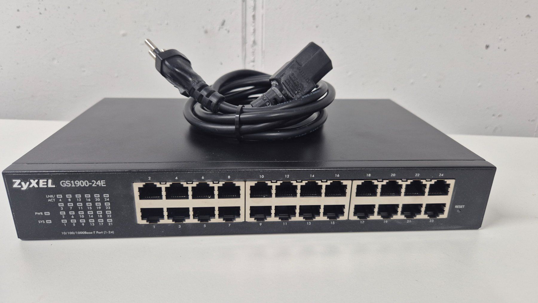 Zyxel Hub & Switch: Zyxel GS1900-24E, Lüfterloser Switch – Usato da Sitterdorf venduto da Lenggi7