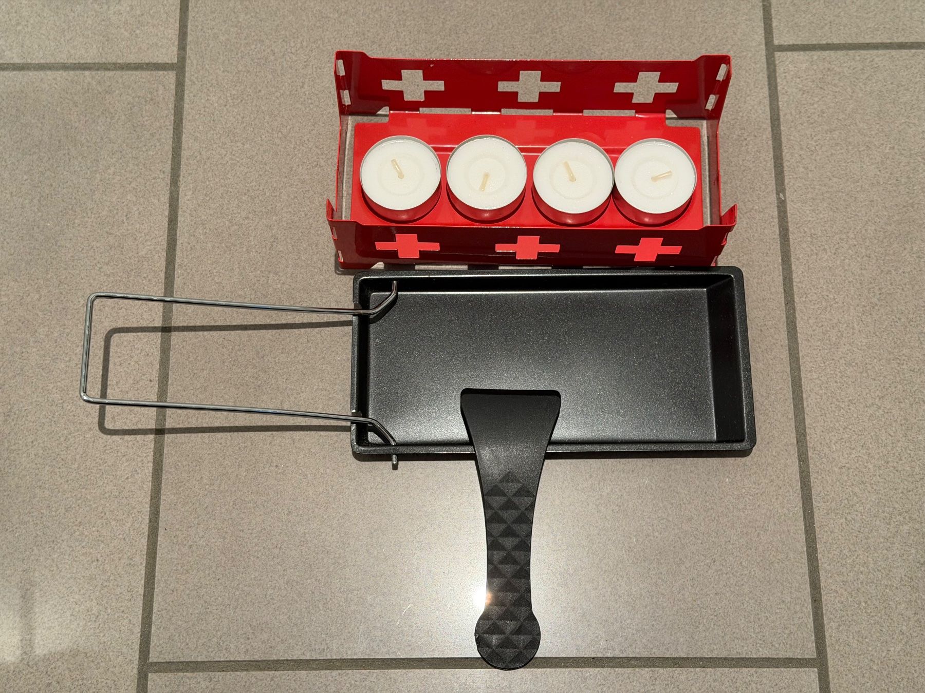 Cuisines complètes: Réchaud à raclette avec 4 bougies, neuf – Neuf avec emballage d'origine à Biel/Bienne par Nlac
