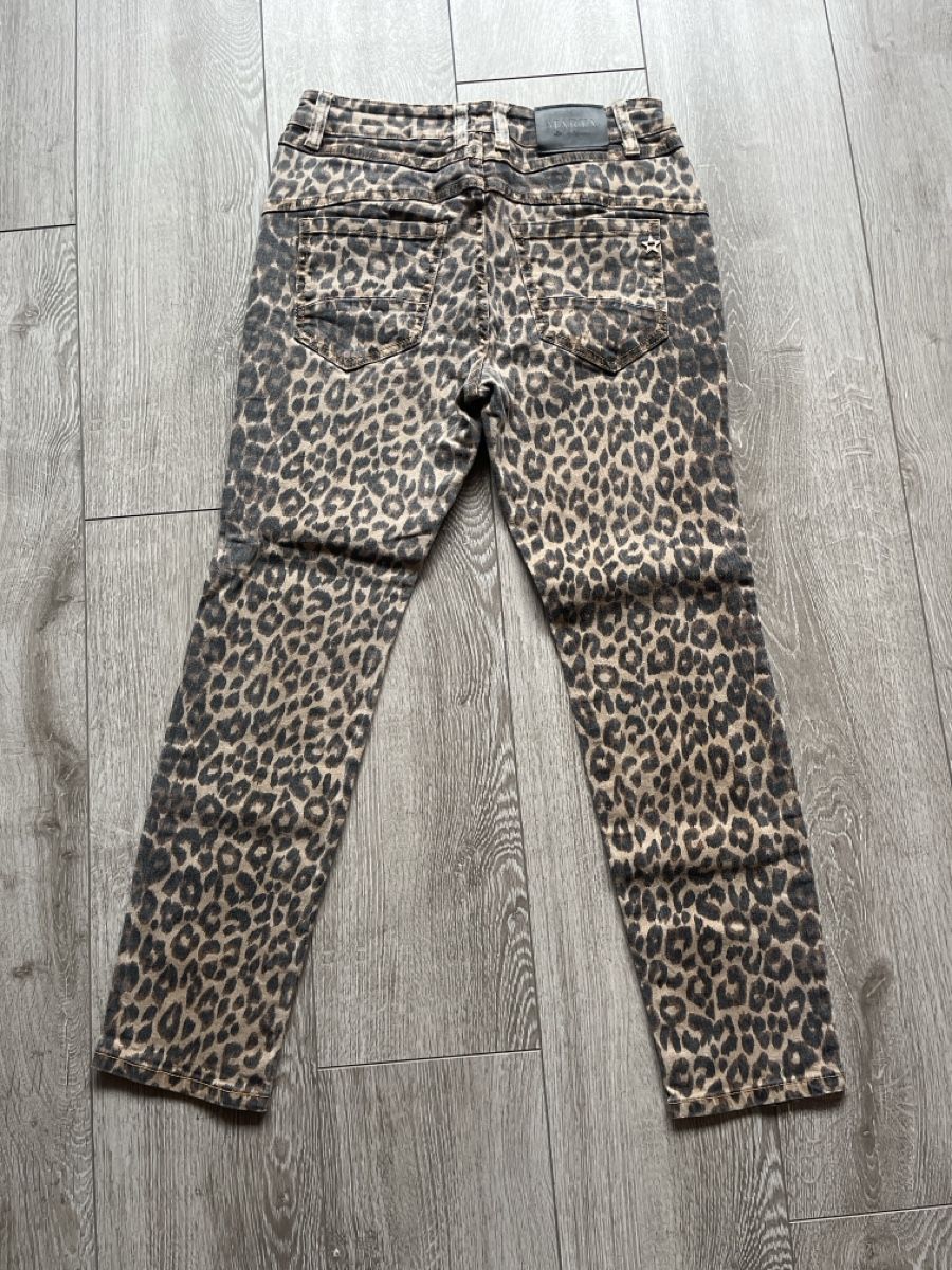 Pantaloni: Pantalon léopard – Usato da Le Locle venduto da Ophelie.hugy 1
