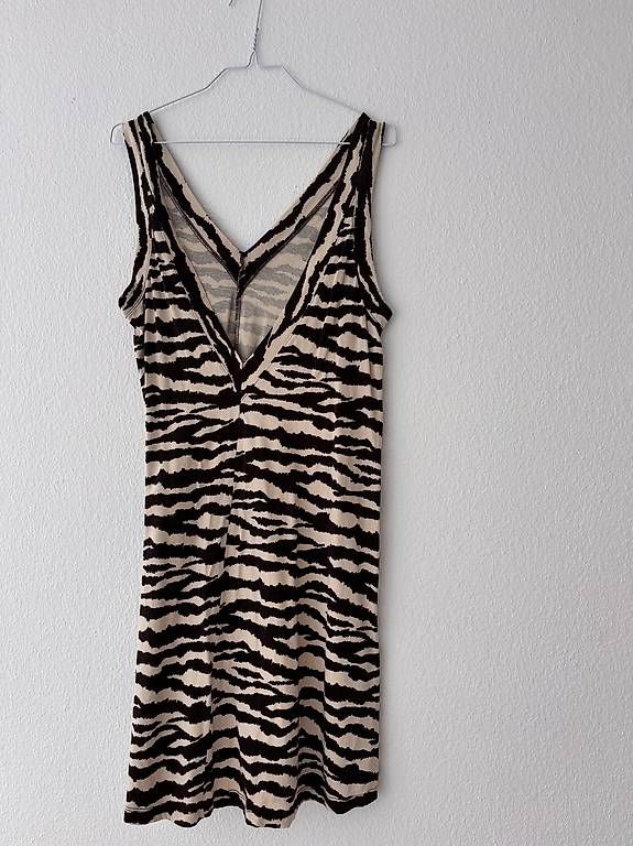 Kleider: Edited Sommerkleid Zebra locker Freizeitkleid – Gebraucht aus Zollikon von Hakan-Laura 1
