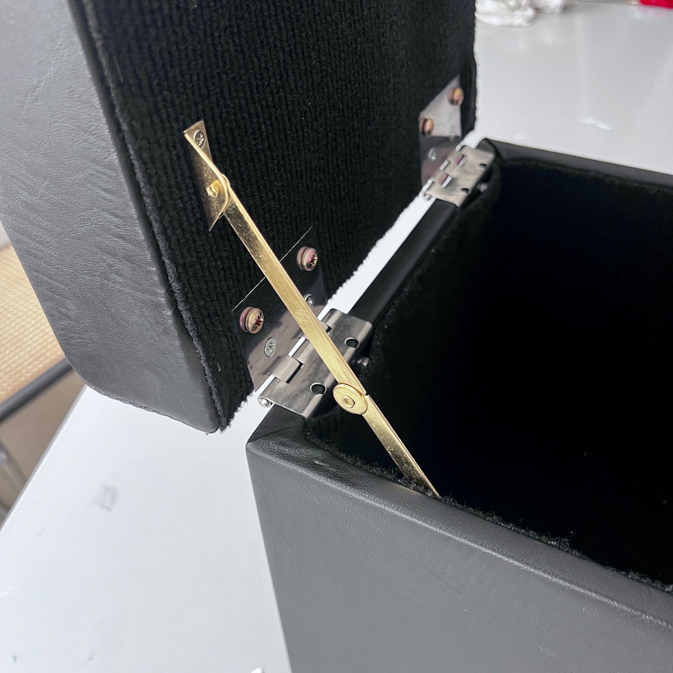 Land Rover Accessori per altri veicoli: LAND ROVER CUBBY BOX, LEDER SCHWARZ – Usato da zuerich venduto da Zenzone 8