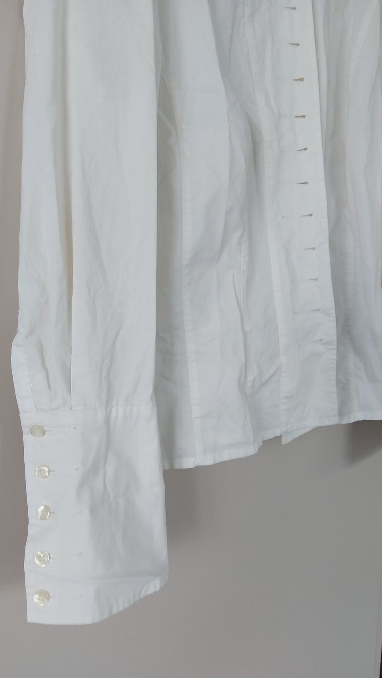 Camicette: Weisse Bluse von Bandolera mit spezieller Knopfleiste, Gr.42 – Usato da Pfäffikon ZH venduto da siae 3