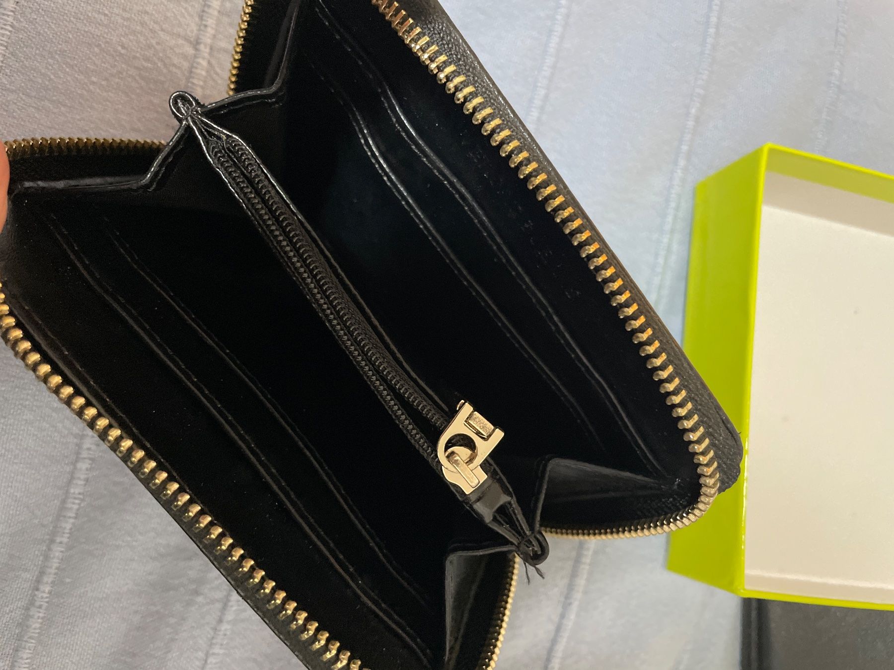 Versace Portamonete: Versace Portemonnaie – Usato da Greifensee venduto da k.ivana 2