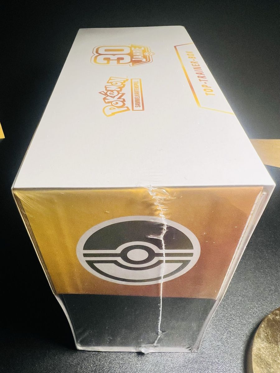 Pokémon Carte collezionabili: Pokemon Trainer-Box 30 Jahre  – Nuovo e nell'imballaggio originale da Goldach venduto da Milosg3 3