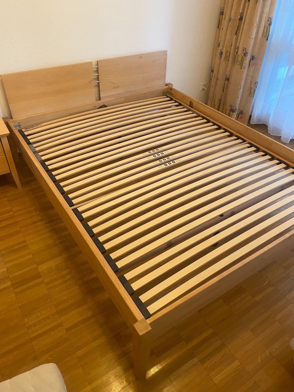 Lits: Bett / Bettgestell – D'occasion à Möhlin par dma_gd8v