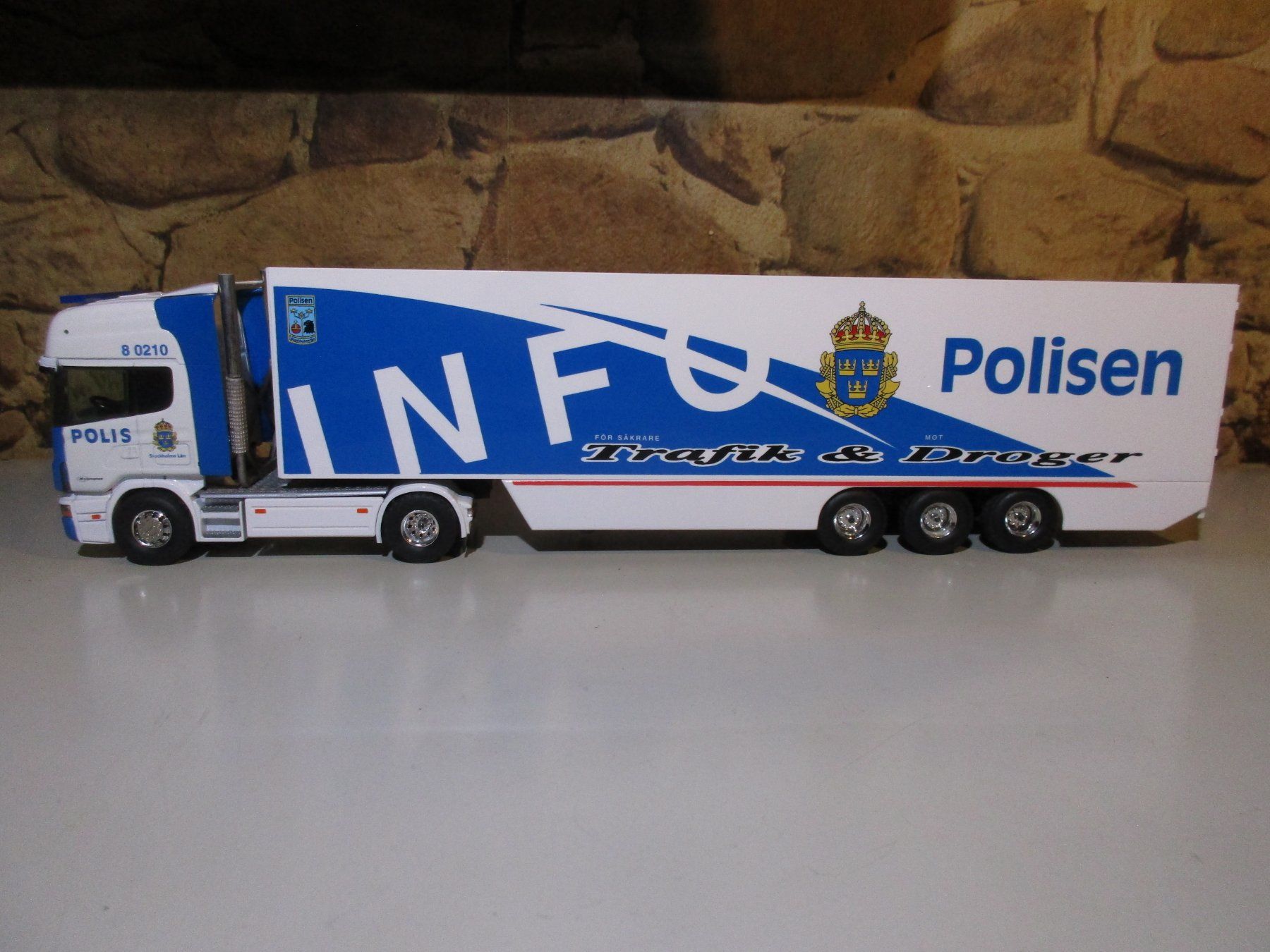 Tekno Kit di modellismo & Modellini statici: Tekno  1:50  Scania 144    Polizei – Usato da Ennetmoos venduto da Truckdiver 2