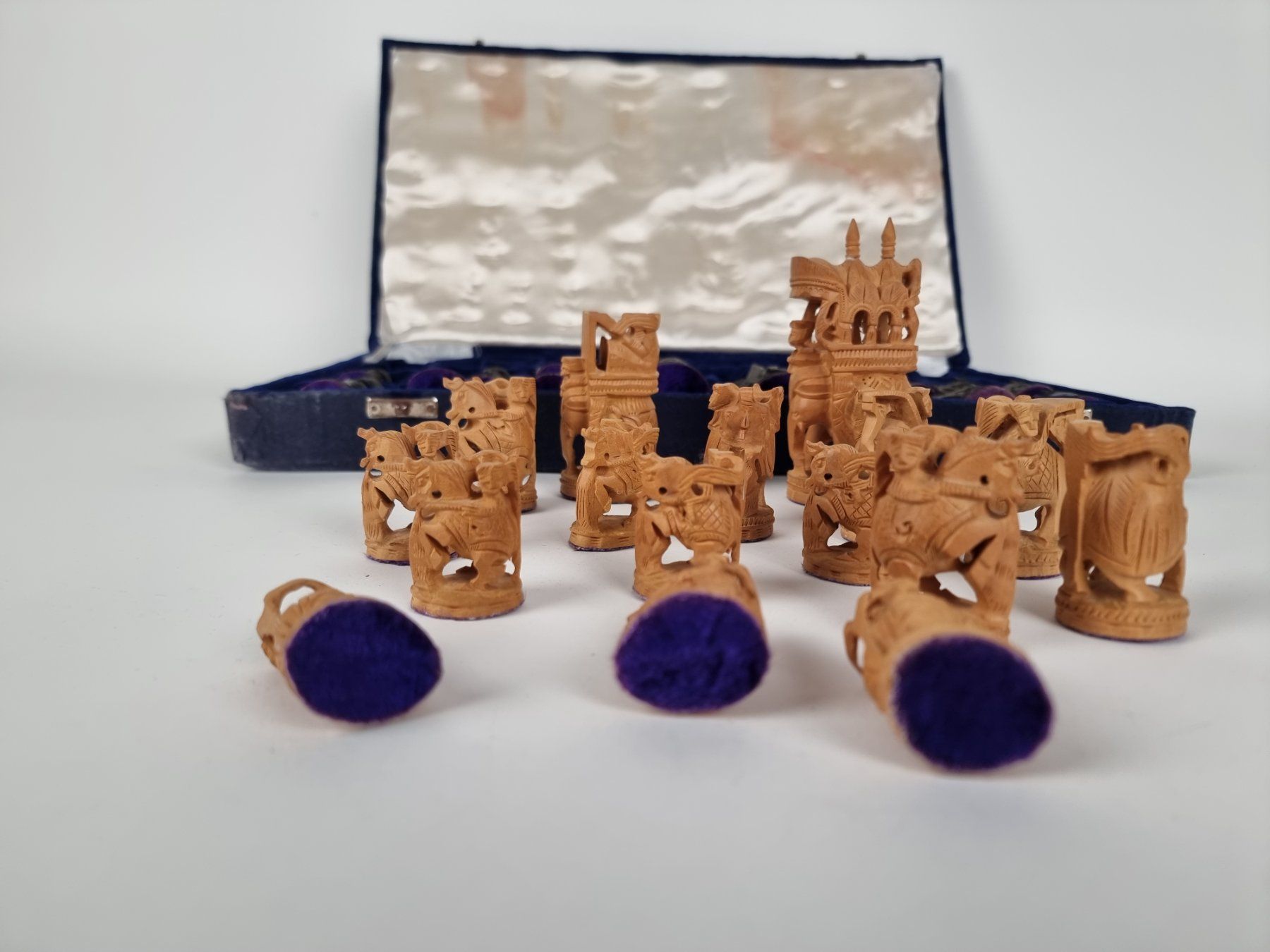 Giochi: Traditionelles indisches Rajasthani- Schachspiel – Usato da Urtenen-Schönbühl venduto da Restwert_Schoenbuehl 1