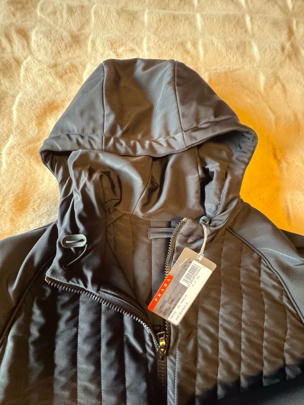 Prada Vestes: Vintage Prada Nylon/Wool Jacket – Brand New – D'occasion à Grund b. Gstaad par ReLuxe 3