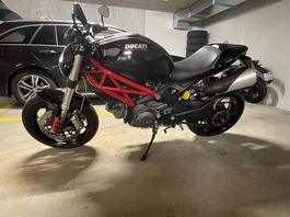 Ducati Monster 796