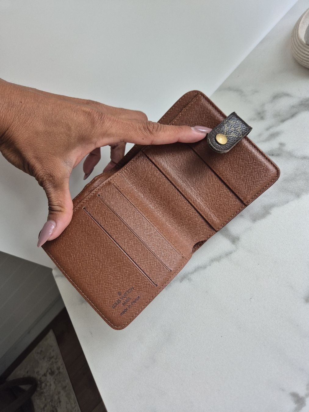 Louis Vuitton Portamonete: Louis Vuitton Portemonnaie Compact Zip Wallet – Usato da Weisslingen venduto da Airgate 3