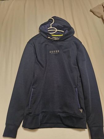 Guess Pullover (S) sieht wie neu aus