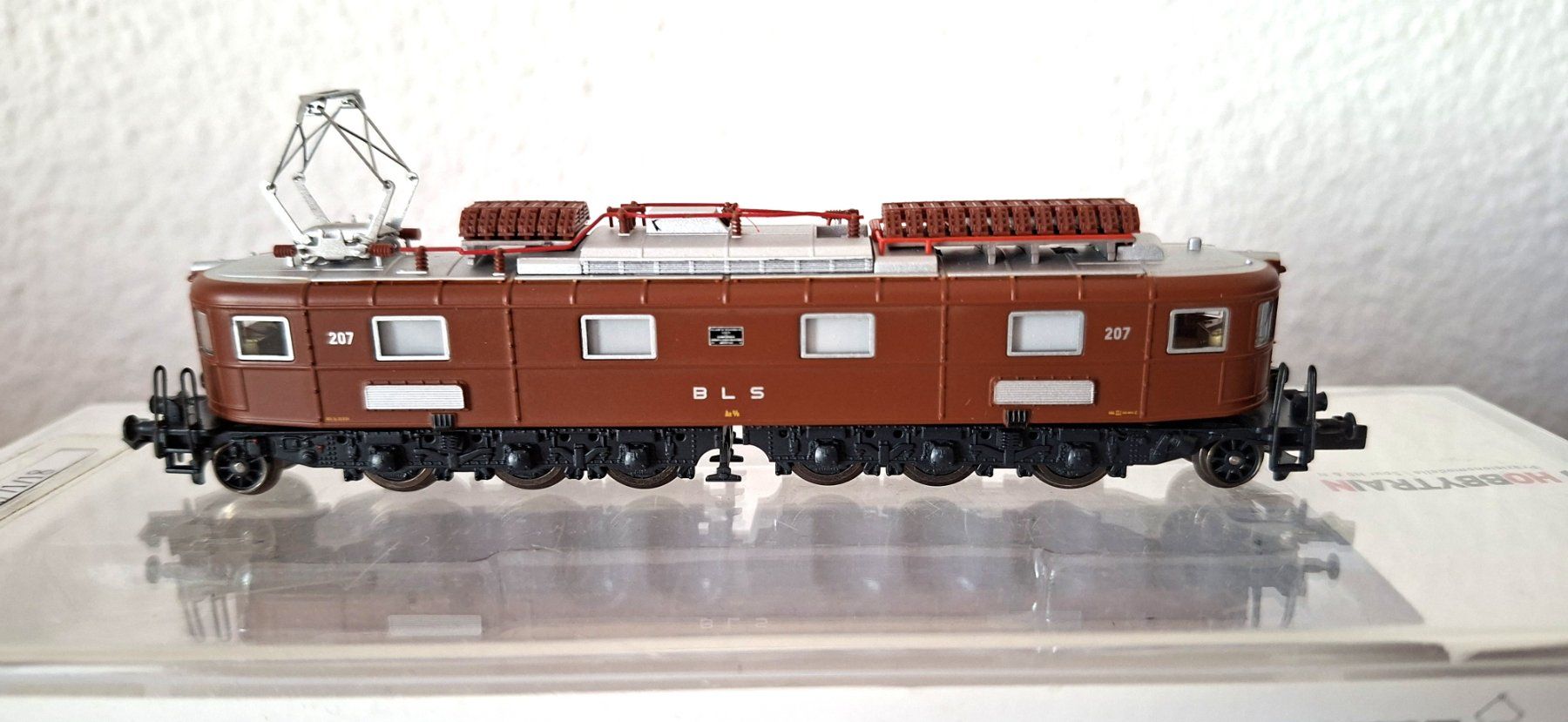 Hobbytrain Modelleisenbahnen: Hobbytrain Ae 6/8 BLS 10184  Lok 207  ANALOG – Gebraucht aus Biberist von Ntrains 4