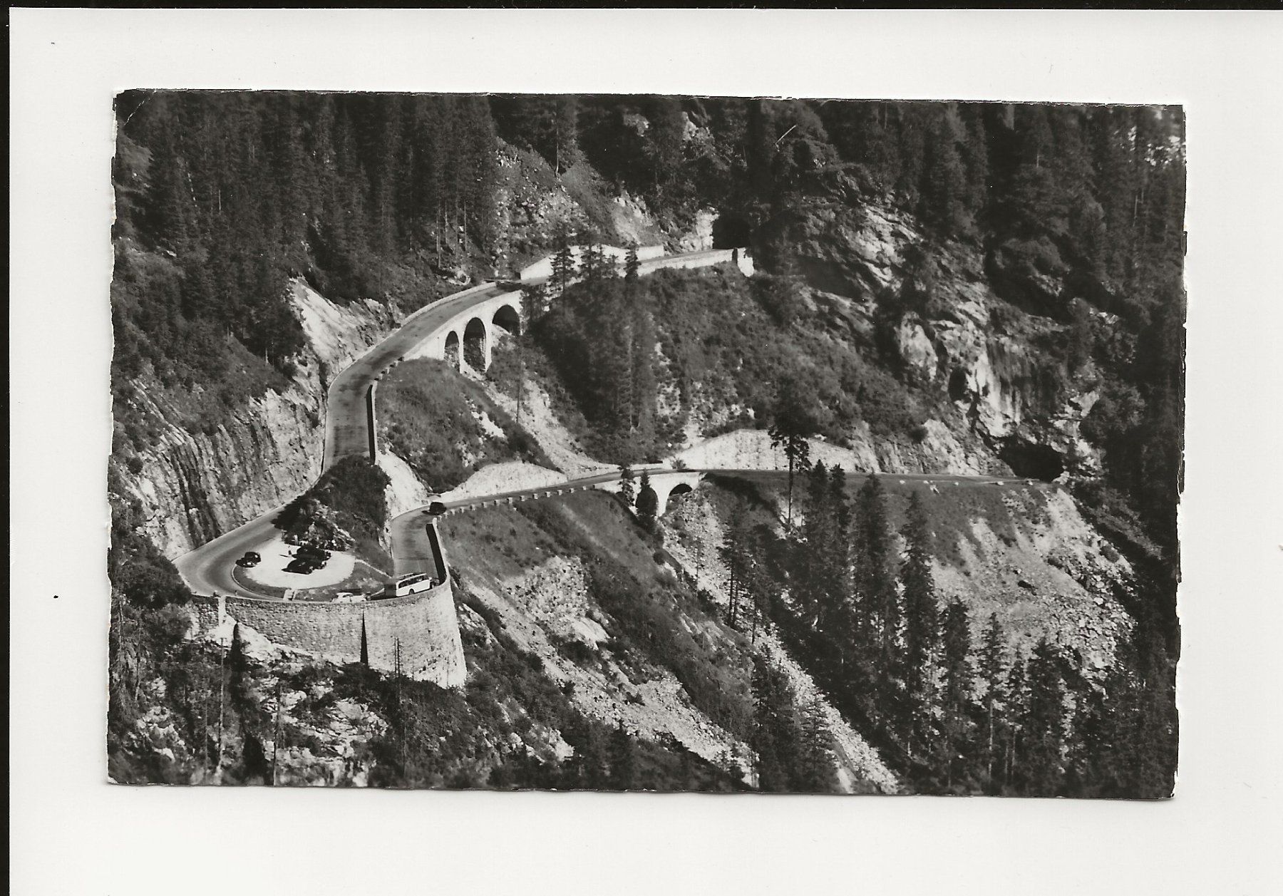 Cartoline postali: AK 1953 Sustenstrasse ob Gadmen mit Postauto – Usato da Greifensee venduto da 315WDO
