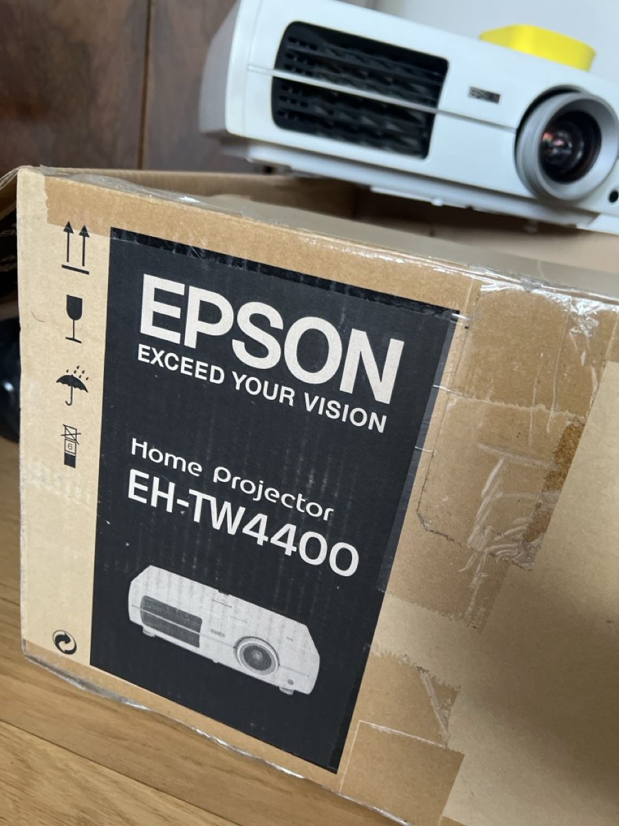 Epson Home Cinema: EPSON EH TW4400 – Usato da Gossau SG venduto da sunny063 2