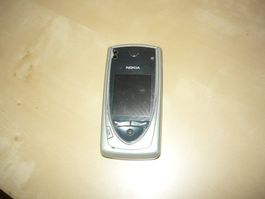 Handy "Nokia" defekt. Nicht auf Funktionen geprüft.
