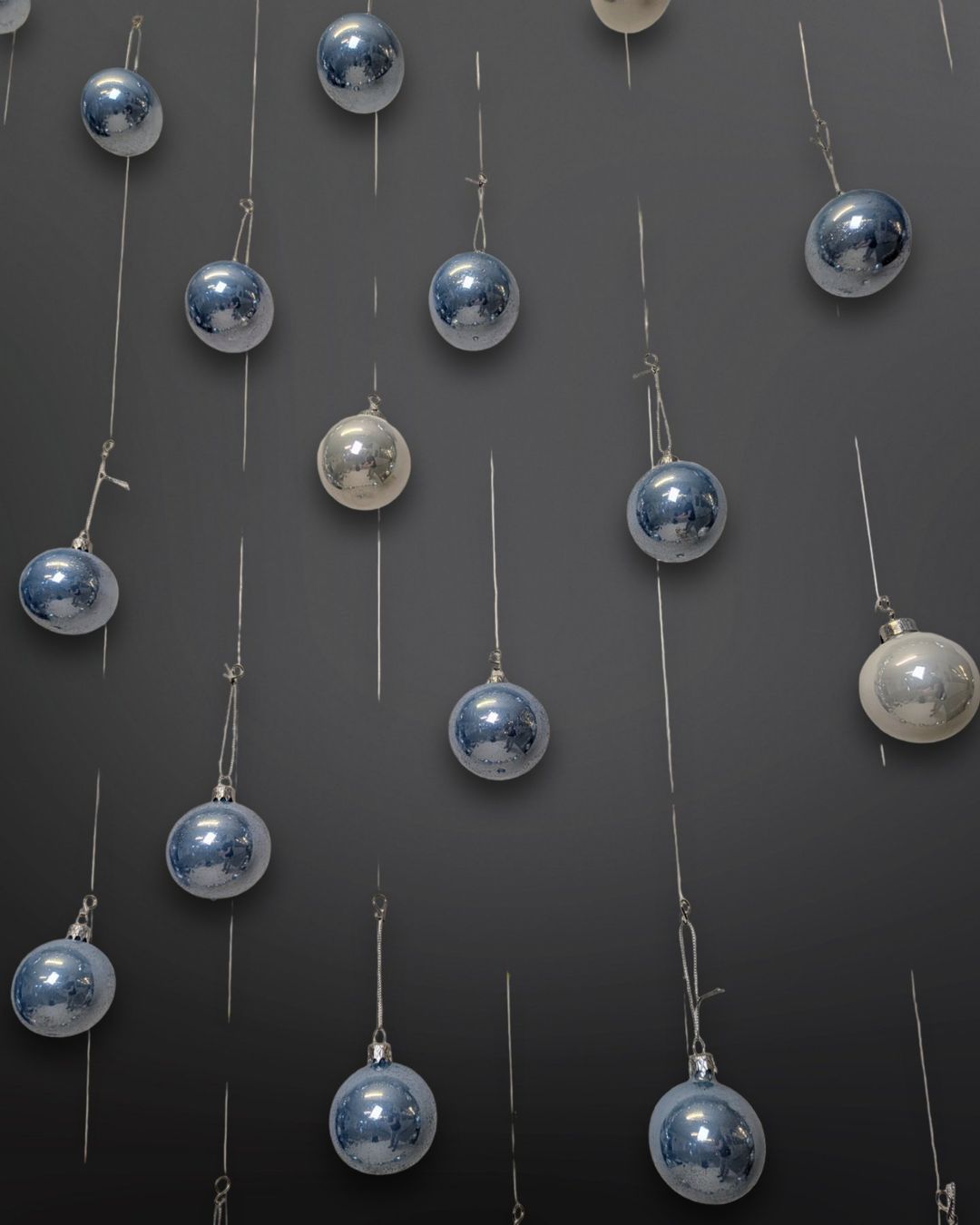 Toutes les décorations: Weihnachtskugeln Set Blau/Weiss 65 Stück – D'occasion à Suhr par Restwert_Suhr 1