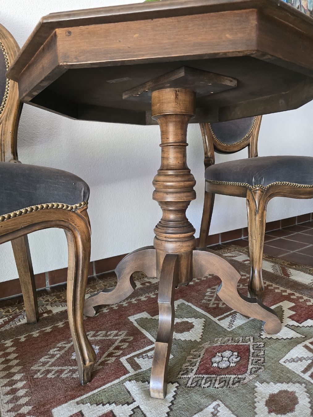 Set di tavolo e panche: Esstisch mit 2 Polsterstühlen im Louis-Philippe-Stil – Usato da Würenlos venduto da Lea.Maria.Hotz 4