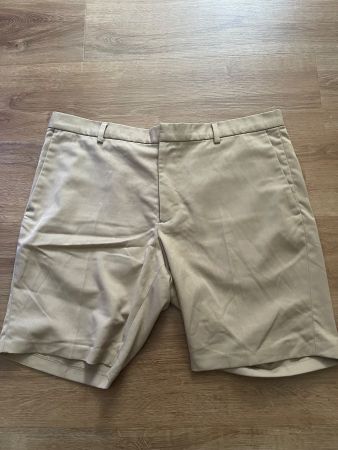 H&M Stoffhose kurz in Beige Gr 36