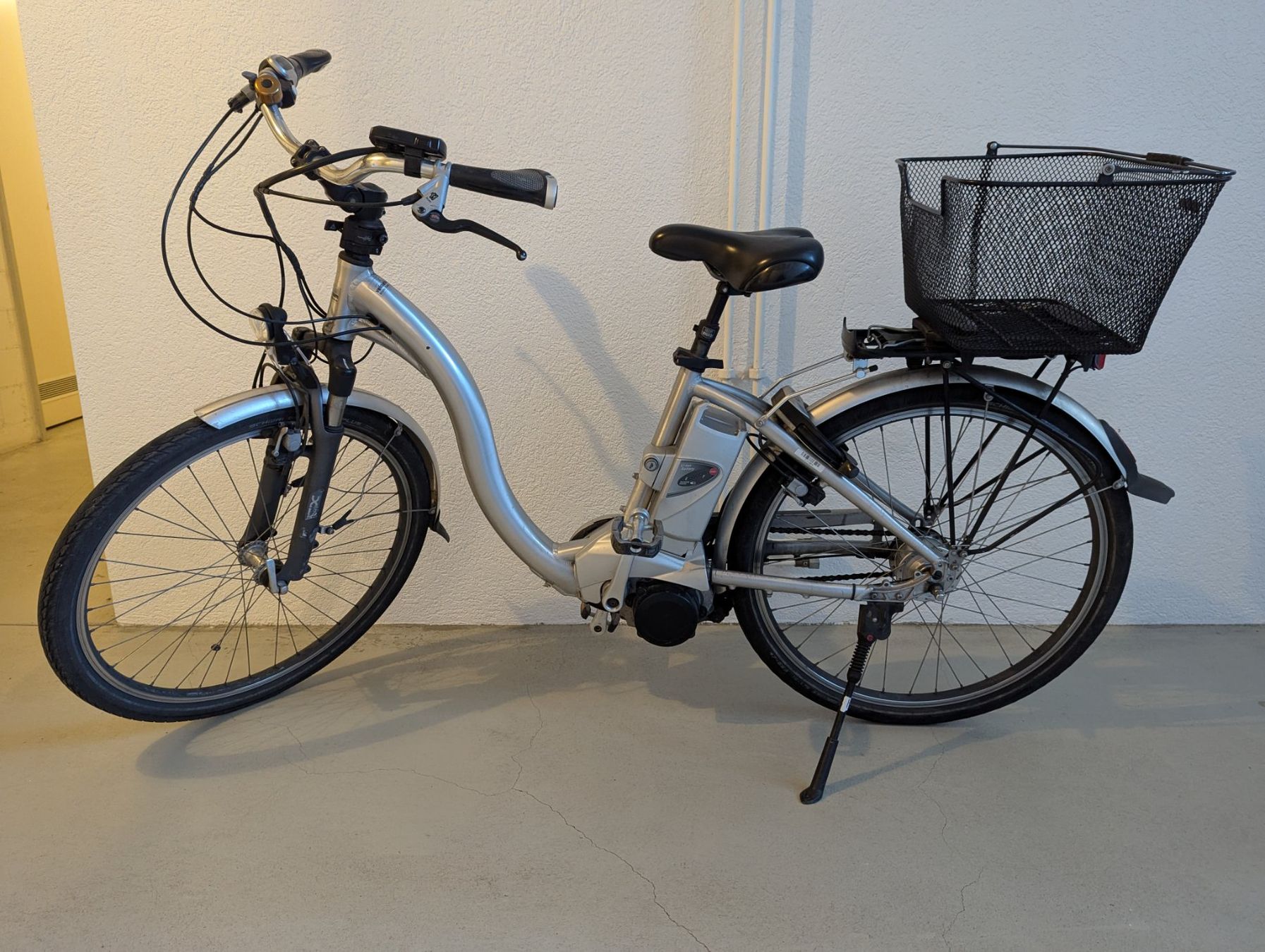 E-Bike Flyer C9 Premium mit tiefem Einstieg & Korb (Gebraucht) in