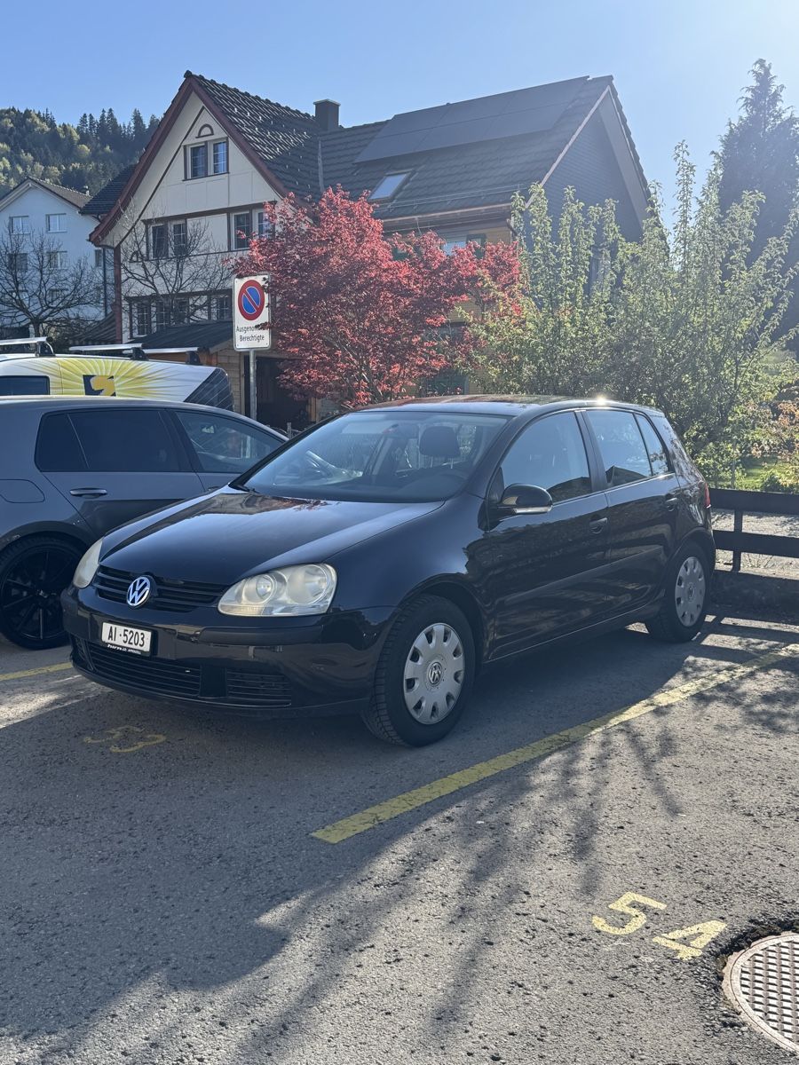 VW Automobili: Golf 5 1.6 FSI – Usato da Appenzell venduto da res_95f6