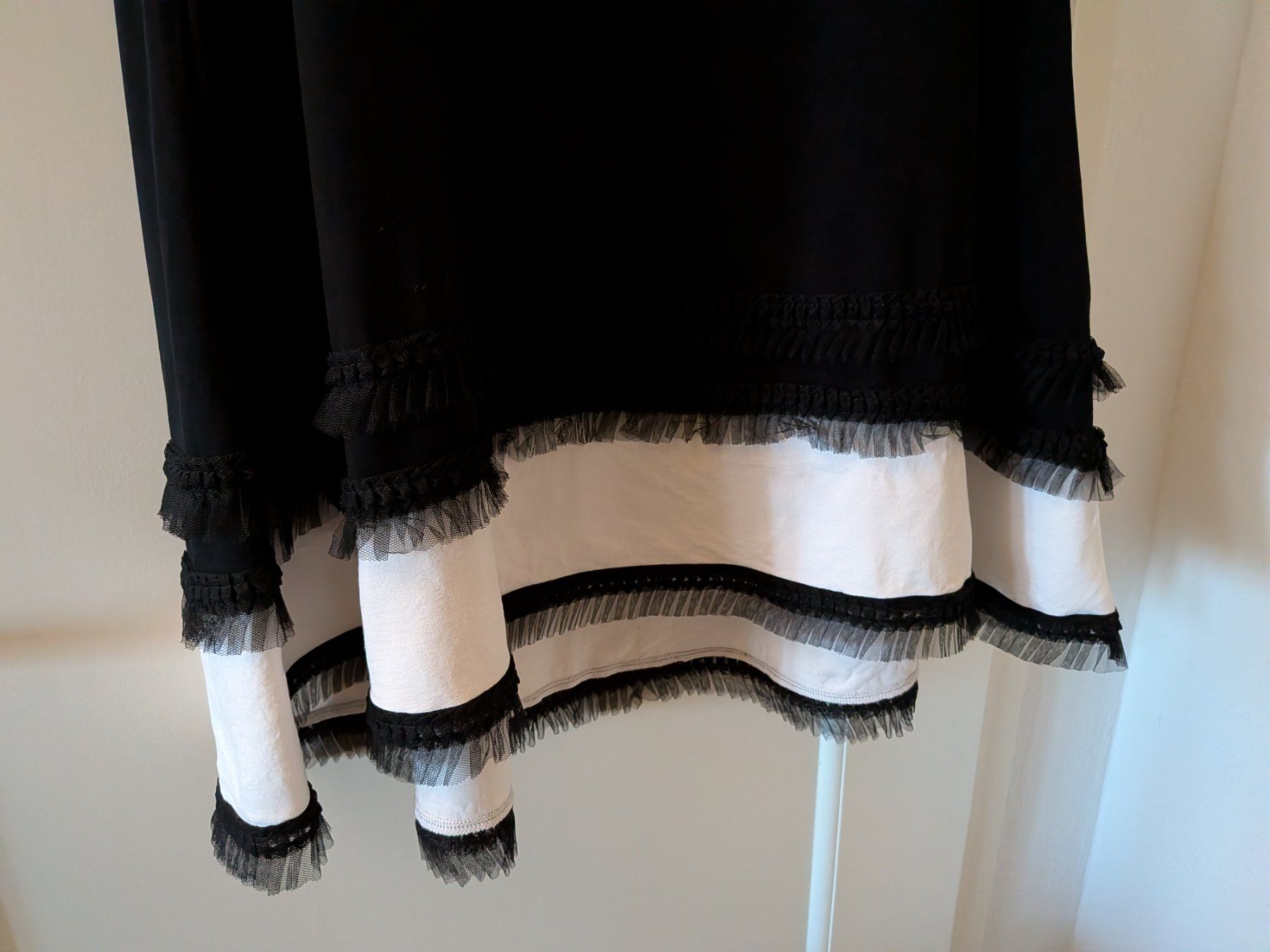 Riani Vestiti: Riani Kleid schwarz/weiss Gr. 40 – Usato da Emmen venduto da magelan 1