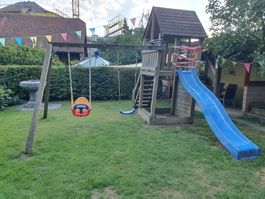 BOWI Spielturm mit Schaukel, Rutschbahn & Kletterleiter