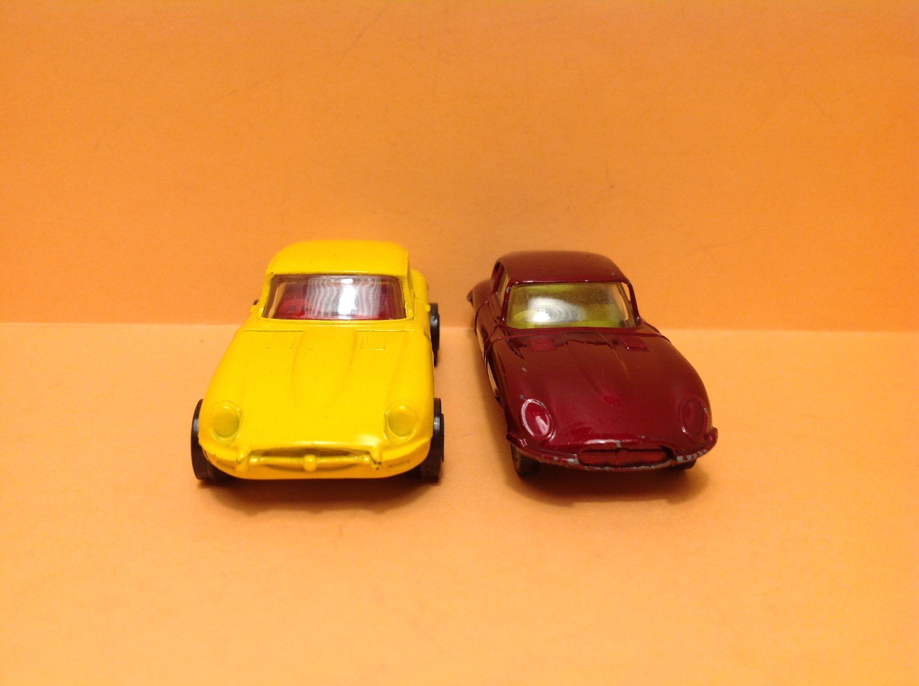 Jouets: 2 verschiedene Jaguar E-Type 2+2 – D'occasion à Seuzach par Jage 5