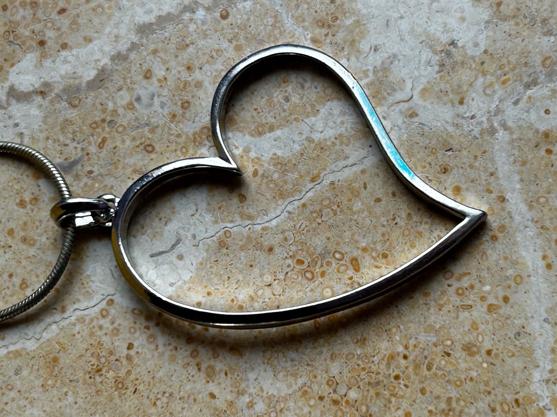 Ketten: Herz-Collier, Schlangen-Kette, Anhänger 40cm – Gebraucht aus Laufen von Bellavitaboom