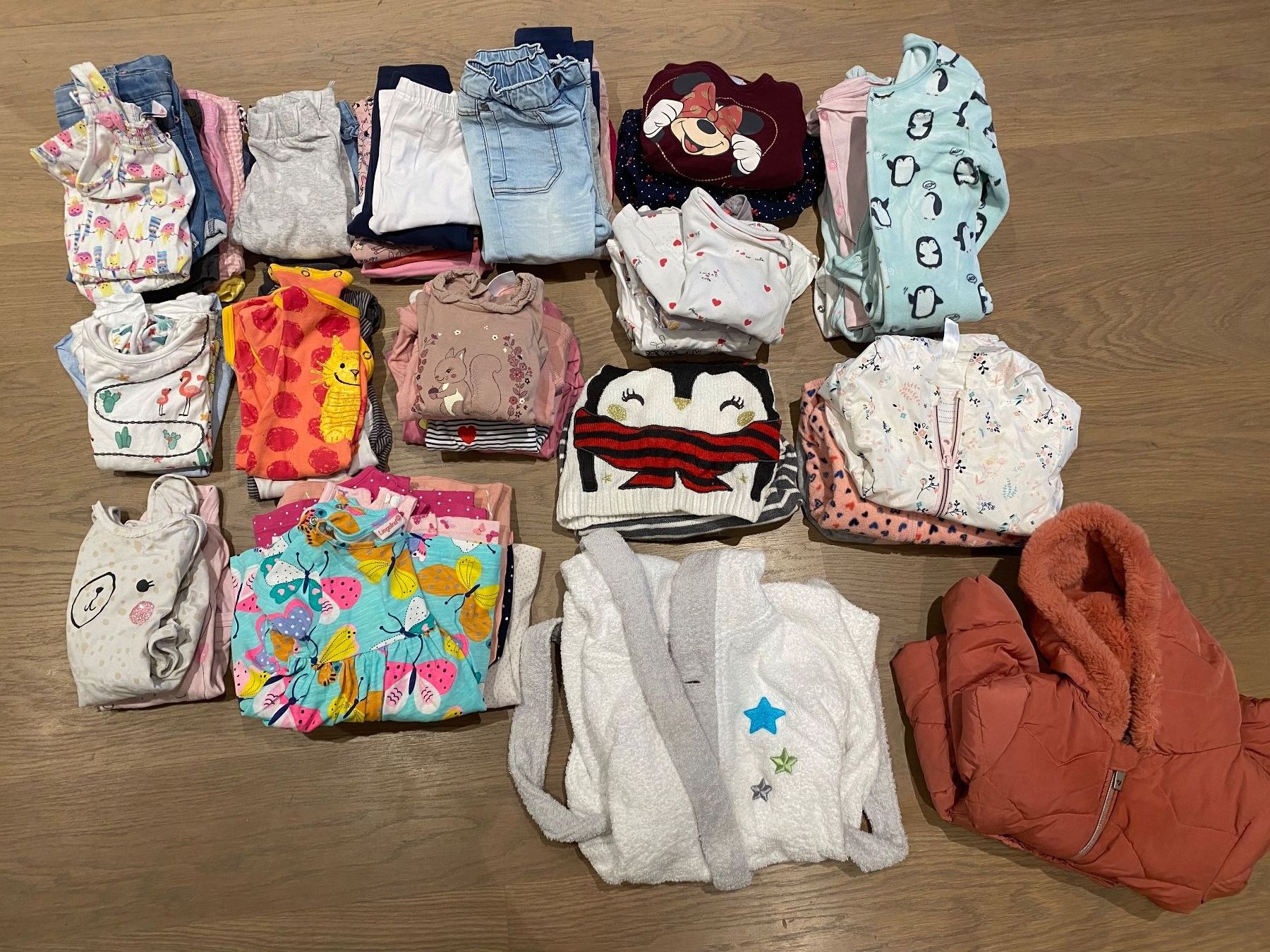 Lotti & Set di vestiti: Kinder Kleider Set Mädchen -Grösse 80 – Usato da Alpnach Dorf venduto da Fengeli