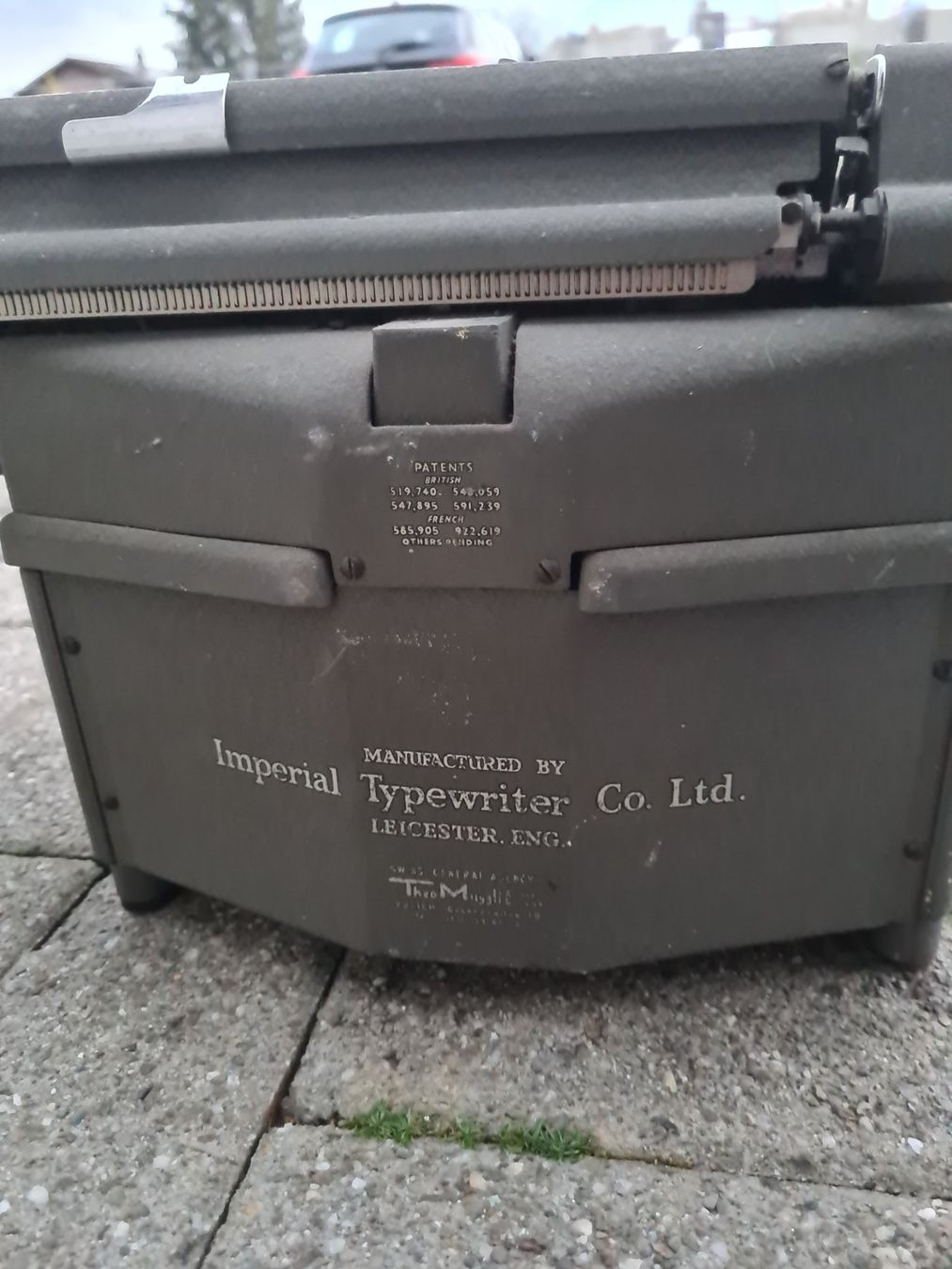 Macchine da scrivere: Machine à écrire ancienne Imperial – Usato da Monthey venduto da 187-zeroo 5