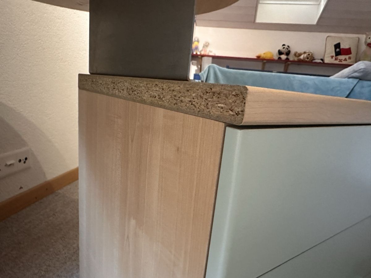Schreibtische: Schreibtisch mit 2 Schubladen-Elementen – Gebraucht aus Ittigen von Carleu 6