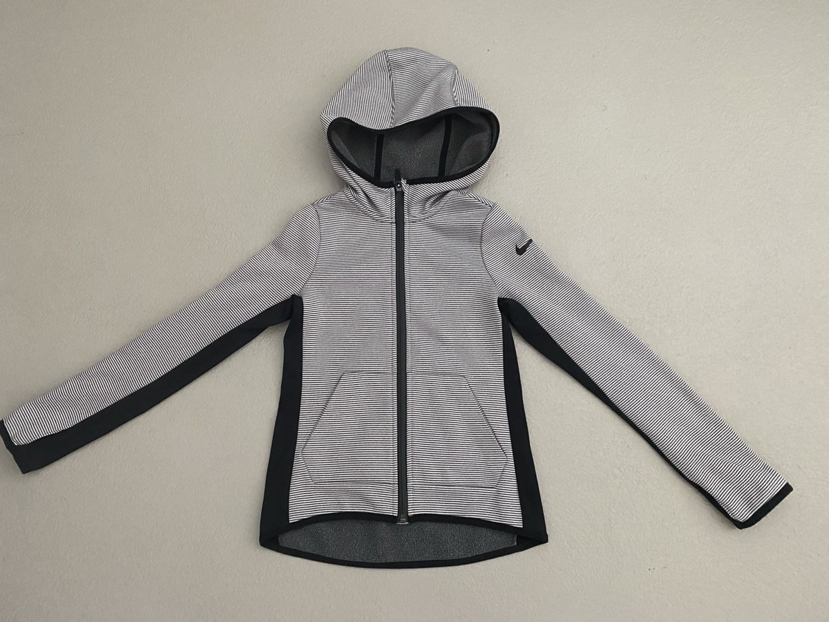 Nike Jacken & Mäntel: Fleecejacke mit Kapuze gestreift – Gebraucht aus Freidorf TG von sito75 1