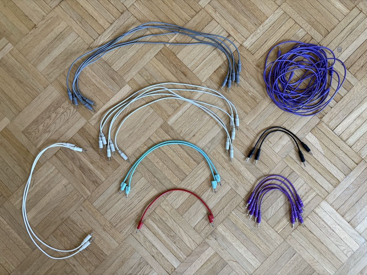 Cavi: Eurorack cables including 3 Tiptop Audio stackcables – Usato da Basel venduto da siisx