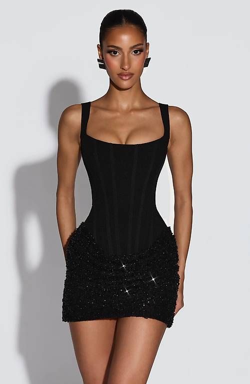 Robes: Mini Kleid Schwarz – D'occasion à Pratteln par Izabela._. 4