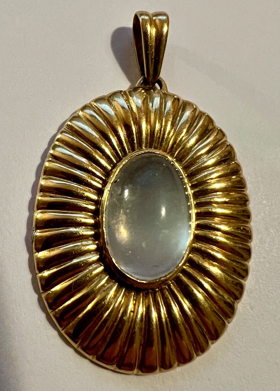 Ciondoli: Gold-Anhänger 18K mit Mondstein – Usato da Chur venduto da Penting1935 1
