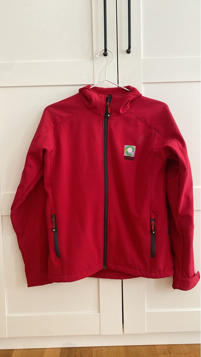 Jacken: Rote Softshell Jacke mit Fleece-Innenseite, Grösse S – Gebraucht aus Burgdorf von allesolivia