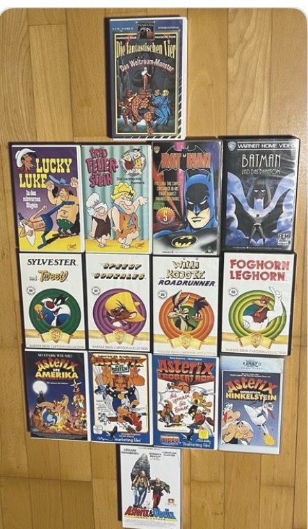 Toutes les VHS: VHS Filme Diverse Sehr guter Zustand – D'occasion à Aadorf par Schwarzschlumpf1972