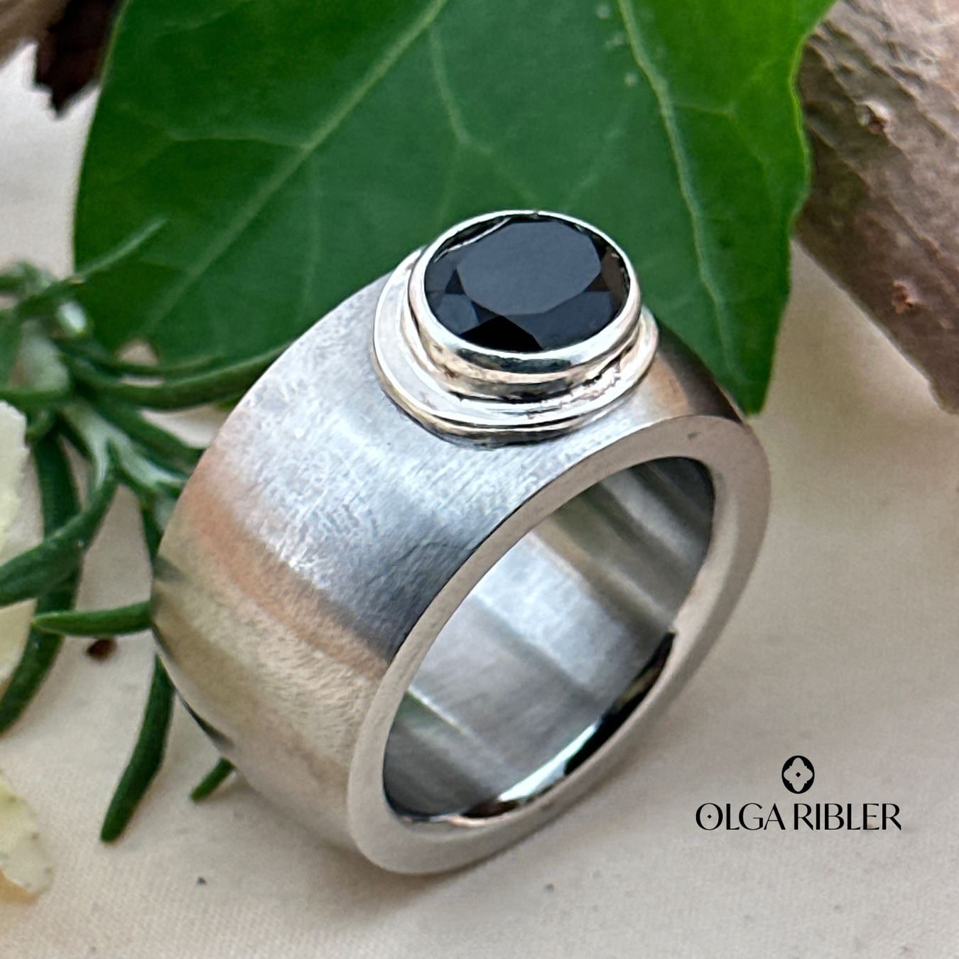 Olga Ribler Anelli: Edelstahlring mit Onyx, Gr. 62 – Nuovo (secondo la descrizione) da Luzern venduto da MonikaS03 6