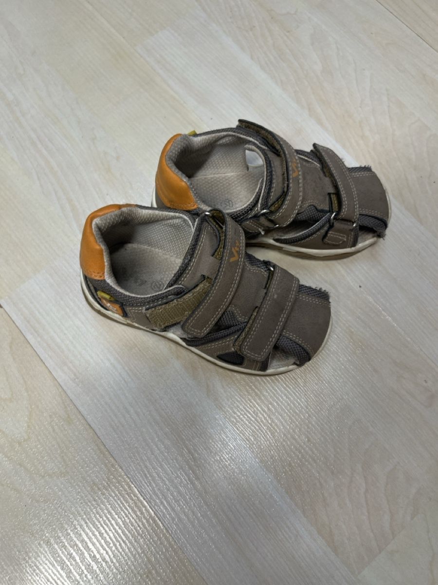 Chaussures garçon: Sandalen – D'occasion à Riehen par chr_h8fh