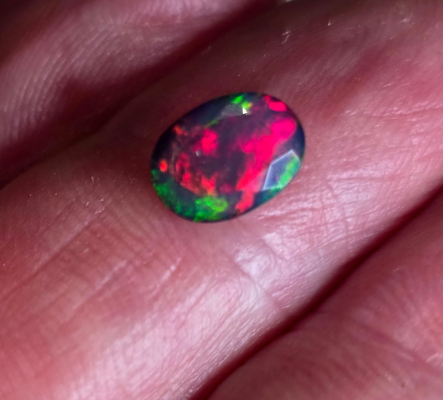 Pietre preziose: 1,1 ct Opale noire naturelle facettée – Usato da Carouge GE venduto da Crystal_Energy