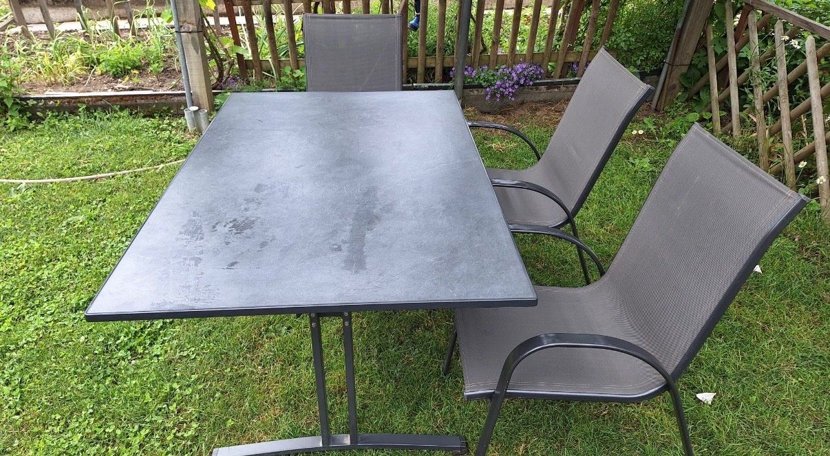 Tavoli: Gartentisch mit 3 Stühlen – Usato da Bern venduto da ece_nxk7 1