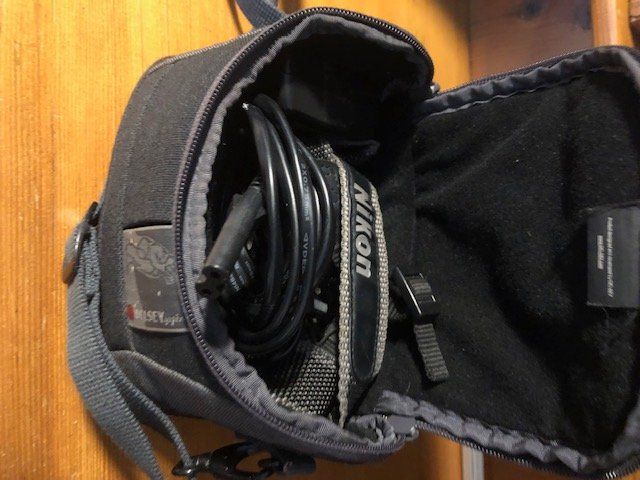 Nikon Appareil photo: Defekte Nikon Coolpix 5400 – Défectueux à Gossau SG par Yoto 4