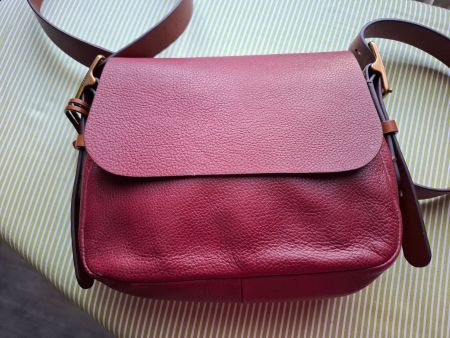 Fossil Schultertasche dunkelrot