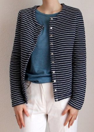Dunkelblau und weiss gestreifte Jacke Gr. XS