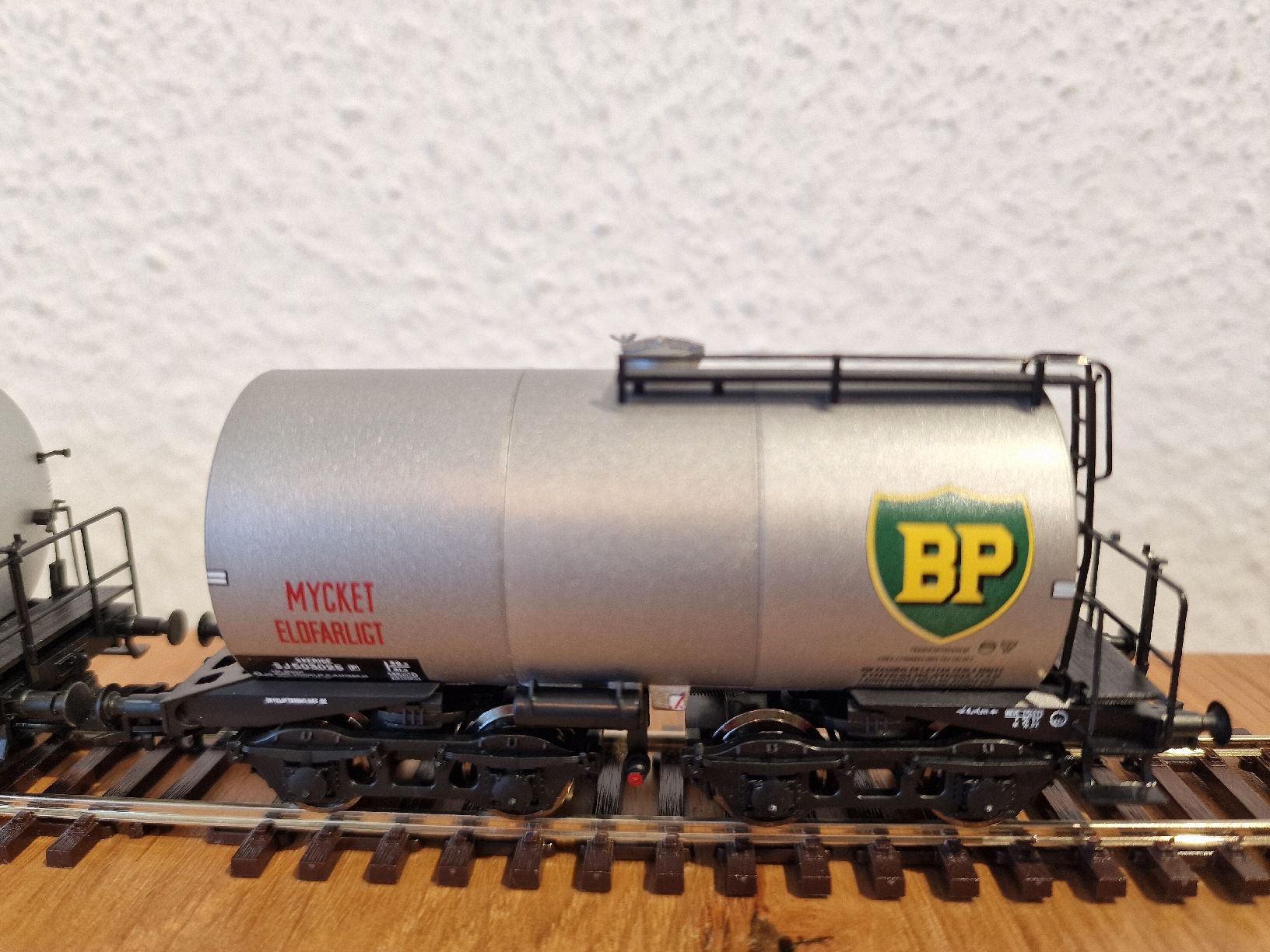 Roco Modelleisenbahnen: SJ BP Tankwagen H0 – Neu (gemäss Beschreibung) aus Matten b. Interlaken von lor_hr9w 3