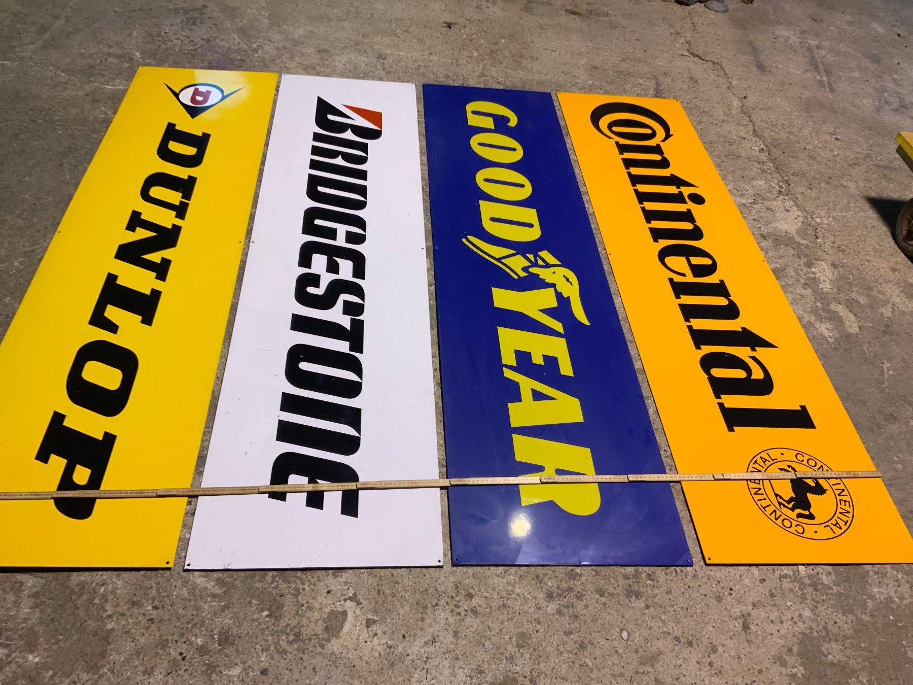 Goodyear Insegne: Original Schilderset Continental, Goodyear, Bridgestone, ... – Usato da Willisau venduto da Minali 7