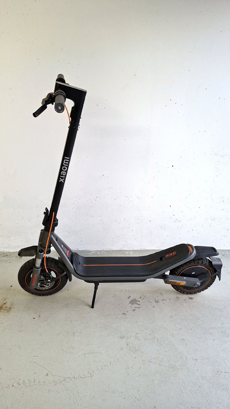 Xiaomi Kickboard: Xiaomi E-Scooter 6 Pro CH Version – D'occasion à Ballwil par Patrick218
