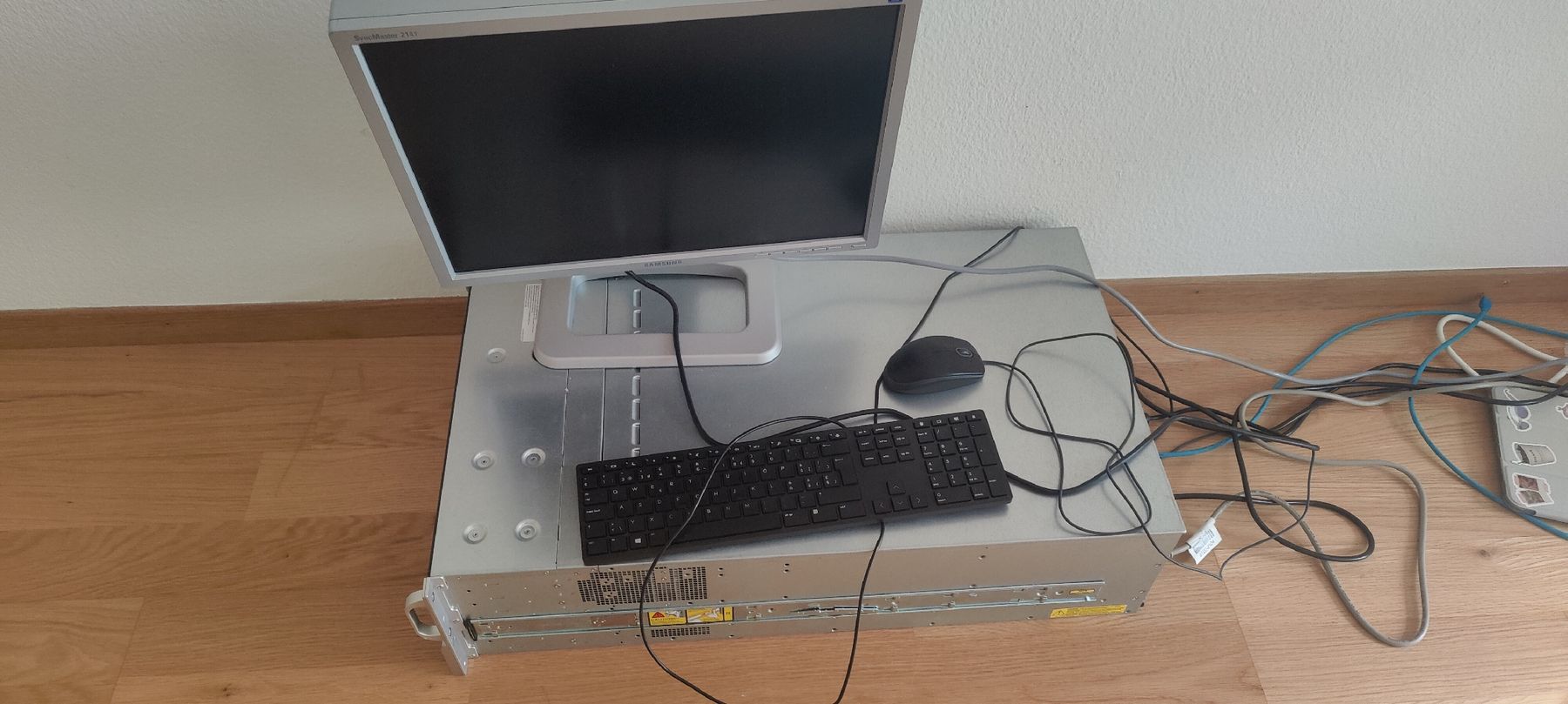 Server 8x Nvidia Tesla K80 GPU 196GB Vram | 64gb Ram | 32cpu (Gebraucht ...