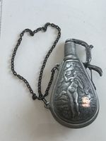 Gefäss mit Kette und Deckel, Metall, (I7)